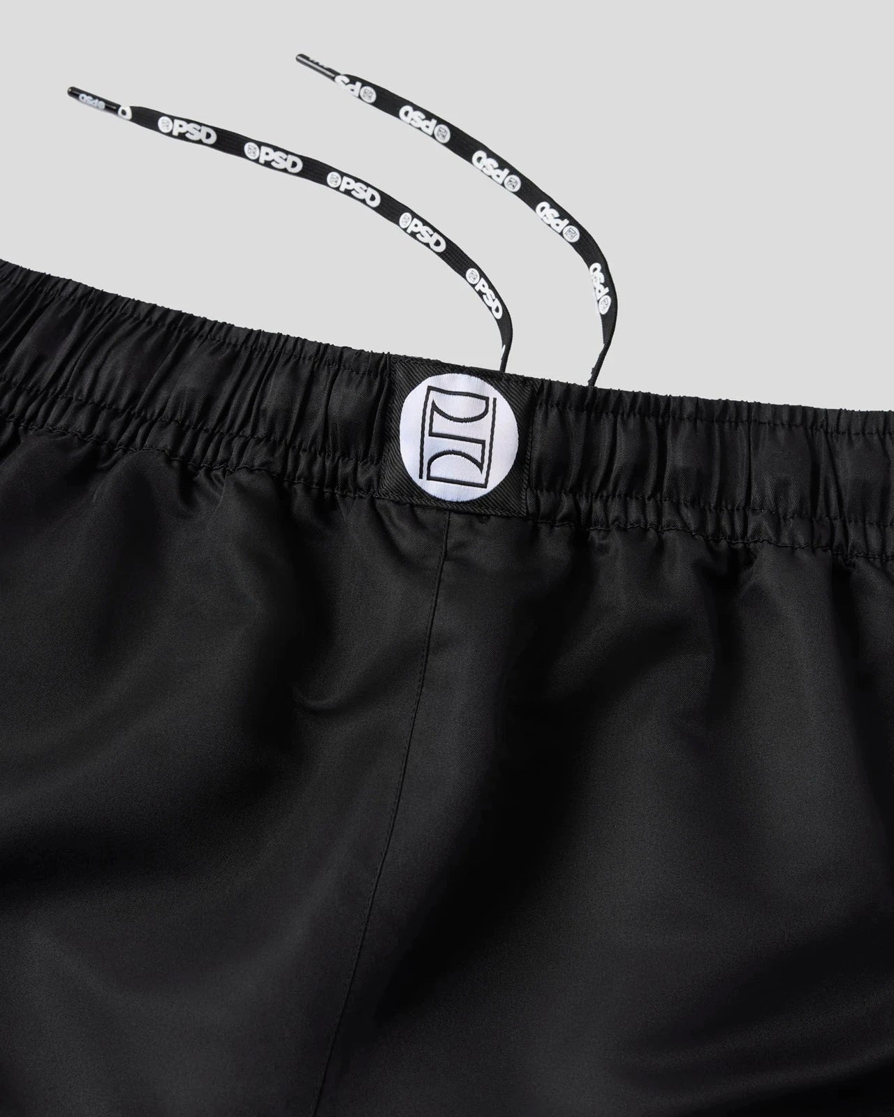 BLACK ESSENTIAL SHORT - Image 5